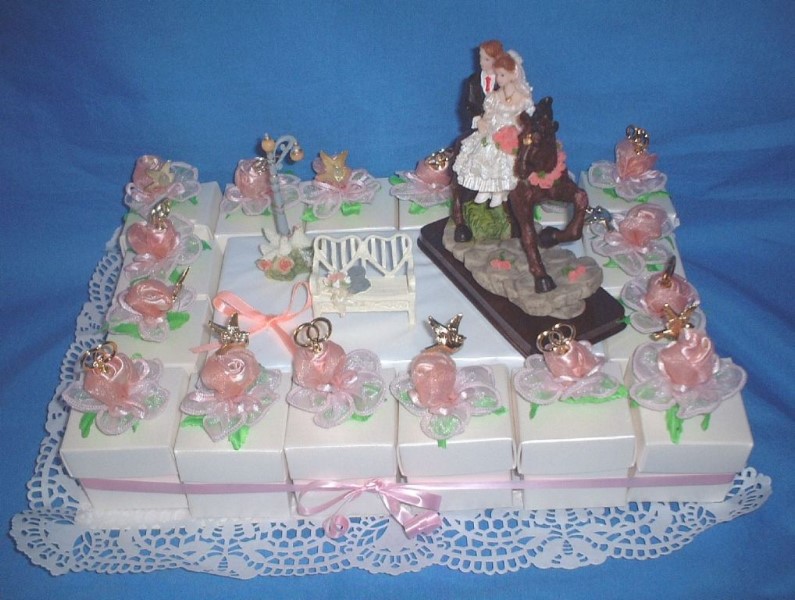 ../Images/cube_mariage_fleur_anneau.jpg